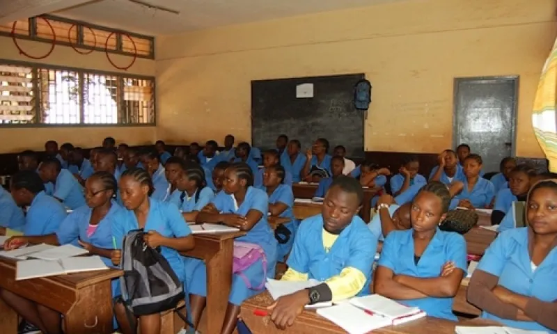 cameroun_le_proviseur_et_le_s_1514035795_classe_lycee_14022017_otric_1213_ns_700_cameroon-info-p-net_800xm9x